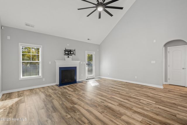 205 Peggys Trace, Sneads Ferry, NC 28460