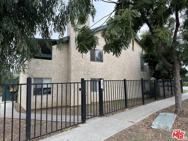101 W Olive Avenue, La Habra, CA 90631