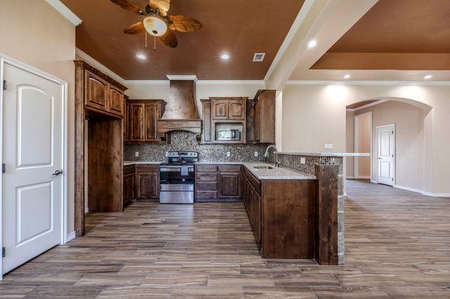 3024 Red Oak Drive, Granbury, TX 76048