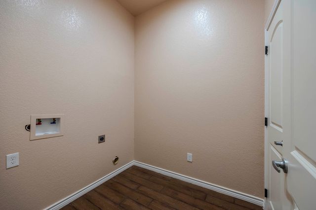 3024 Red Oak Drive, Granbury, TX 76048