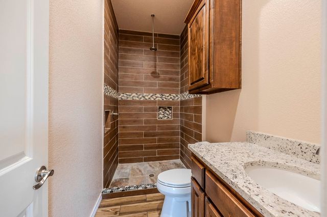 3024 Red Oak Drive, Granbury, TX 76048