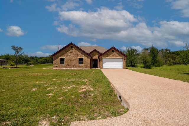 3024 Red Oak Drive, Granbury, TX 76048