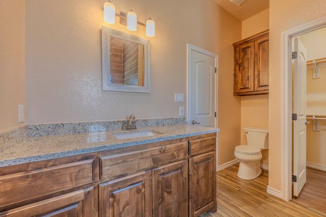 3024 Red Oak Drive, Granbury, TX 76048