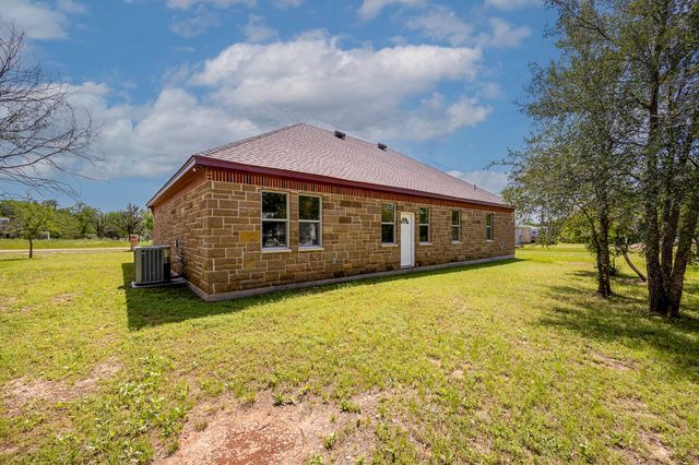 3024 Red Oak Drive, Granbury, TX 76048