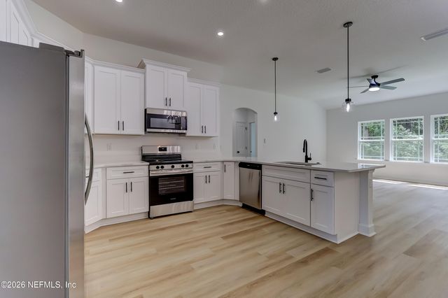 223 S 7TH Street, Macclenny, FL 32063