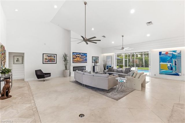 2205 NOBLE CT, Naples, FL 34110