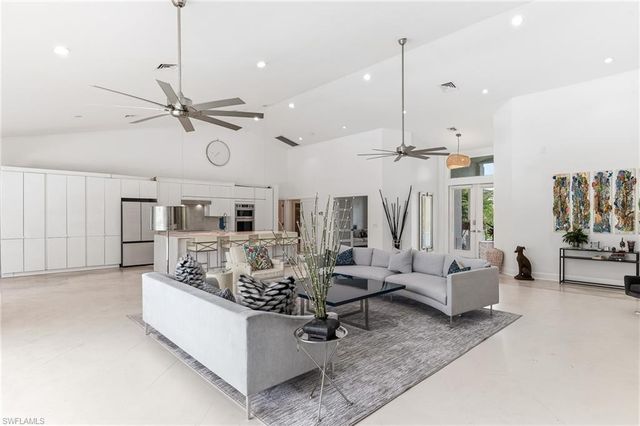 2205 NOBLE CT, Naples, FL 34110