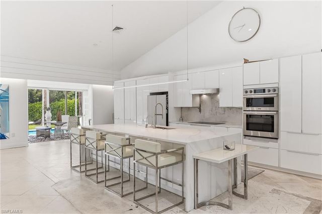2205 NOBLE CT, Naples, FL 34110