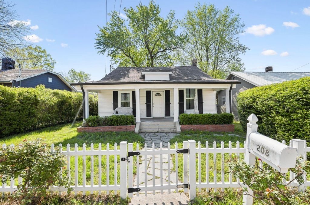 208 22nd St, Old Hickory, TN 37138