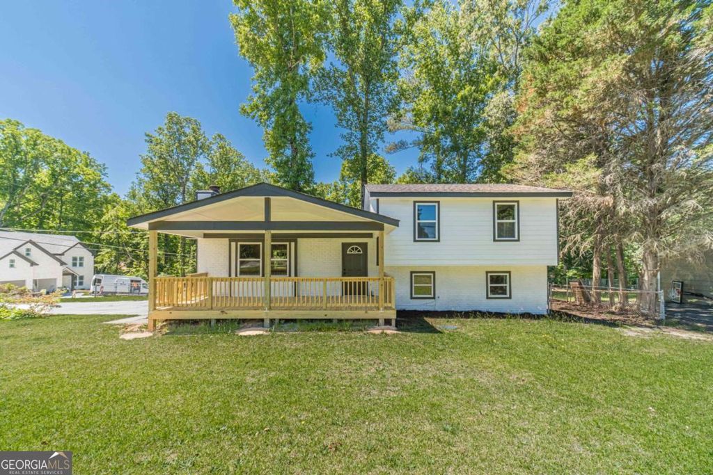 1351 Sommerset Drive, Lawrenceville, GA 30043