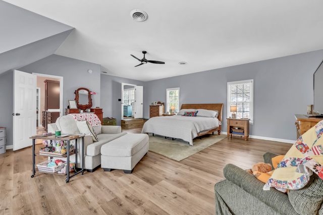 209 Longwood Ln, Clarksville, TN 37043