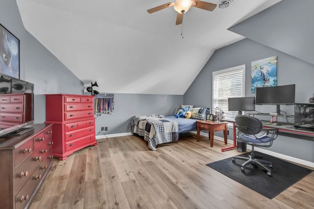 209 Longwood Ln, Clarksville, TN 37043