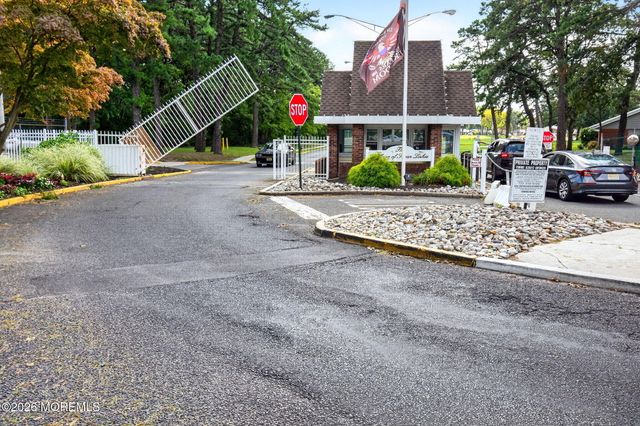 627 Huntington Drive C, Lakewood, NJ 08701
