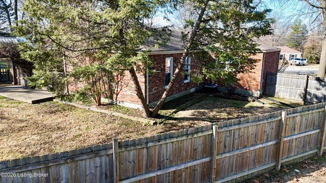 3706 Modesto Rd, Jeffersontown, KY 40299