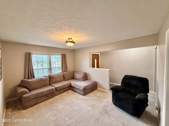 3706 Modesto Rd, Jeffersontown, KY 40299