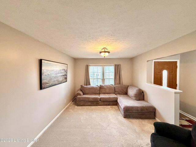 3706 Modesto Rd, Jeffersontown, KY 40299