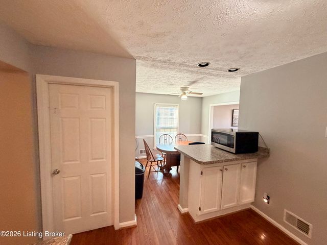 3706 Modesto Rd, Jeffersontown, KY 40299