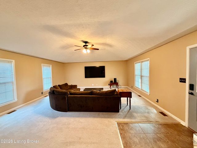 3706 Modesto Rd, Jeffersontown, KY 40299