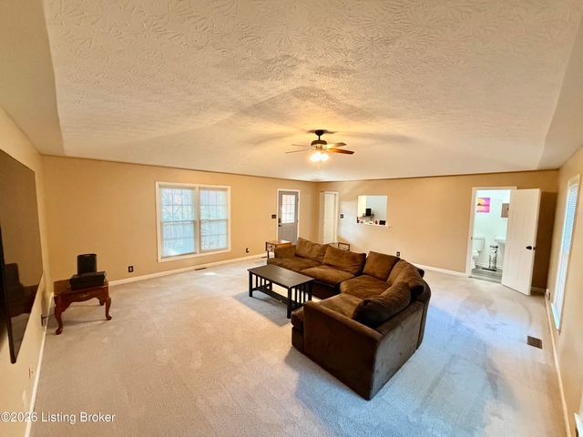 3706 Modesto Rd, Jeffersontown, KY 40299