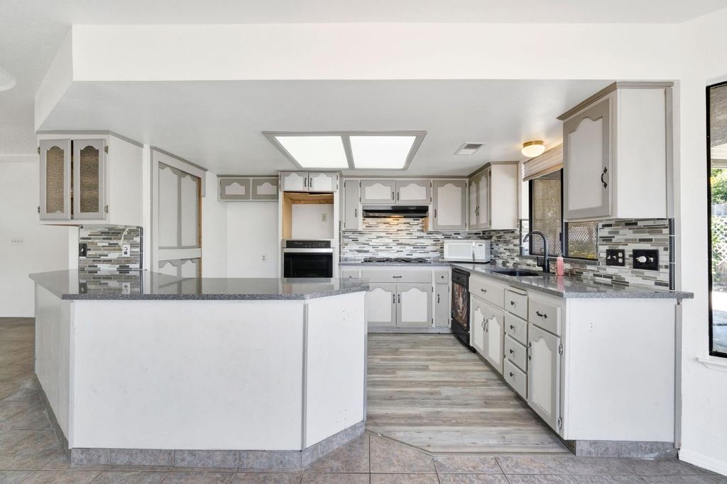 Image 13 of property listing at 3506 Mulberry Street, Selma, CA 93662
