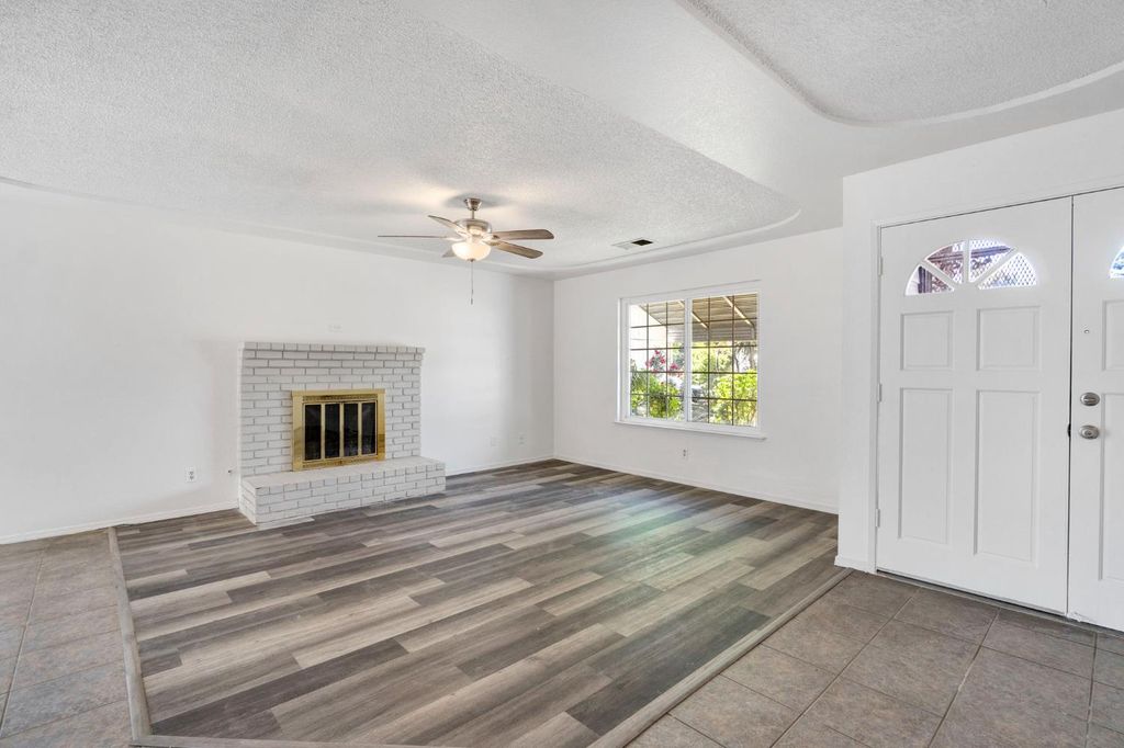 Image 5 of property listing at 3506 Mulberry Street, Selma, CA 93662