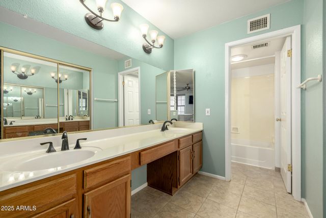 5219 E HALF MOON Drive, Phoenix, AZ 85044