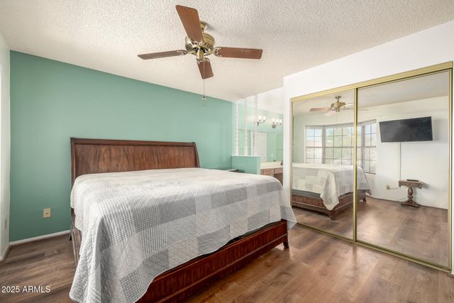 5219 E HALF MOON Drive, Phoenix, AZ 85044