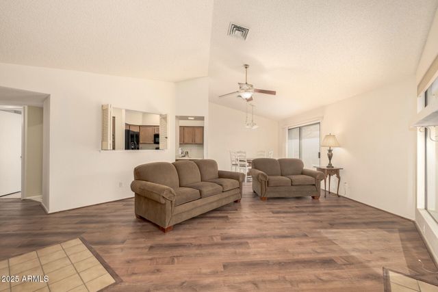 5219 E HALF MOON Drive, Phoenix, AZ 85044