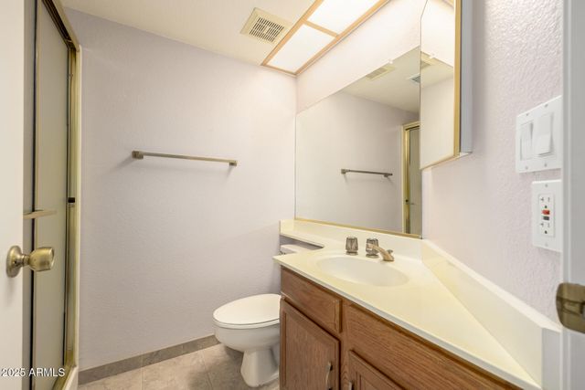 5219 E HALF MOON Drive, Phoenix, AZ 85044