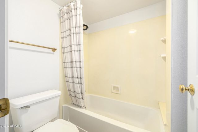 5219 E HALF MOON Drive, Phoenix, AZ 85044