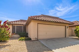 5219 E HALF MOON Drive, Phoenix, AZ 85044