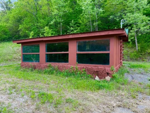 221 Friendship Hollow Rd, S, Pleasant Shade, TN 37145