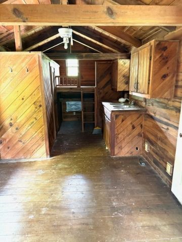 221 Friendship Hollow Rd, S, Pleasant Shade, TN 37145