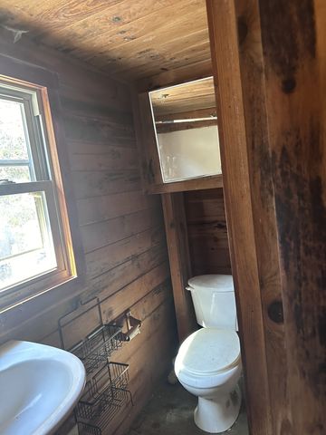 221 Friendship Hollow Rd, S, Pleasant Shade, TN 37145