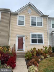132 CREEKSIDE COMMONS CT, Stevensville, MD 21666