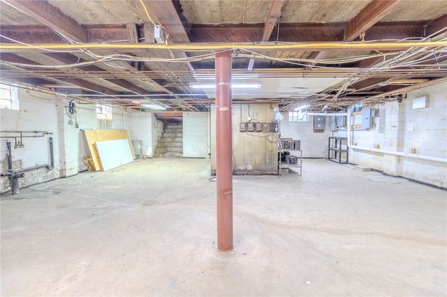 825 5th Ave 1, East Mckeesport, PA 15035