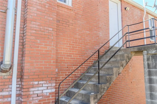 825 5th Ave 1, East Mckeesport, PA 15035