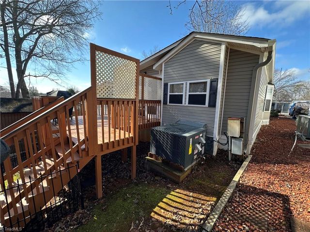 129 Club House Drive, New London, NC 28127