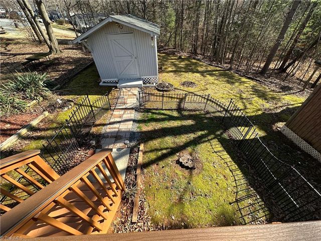 129 Club House Drive, New London, NC 28127