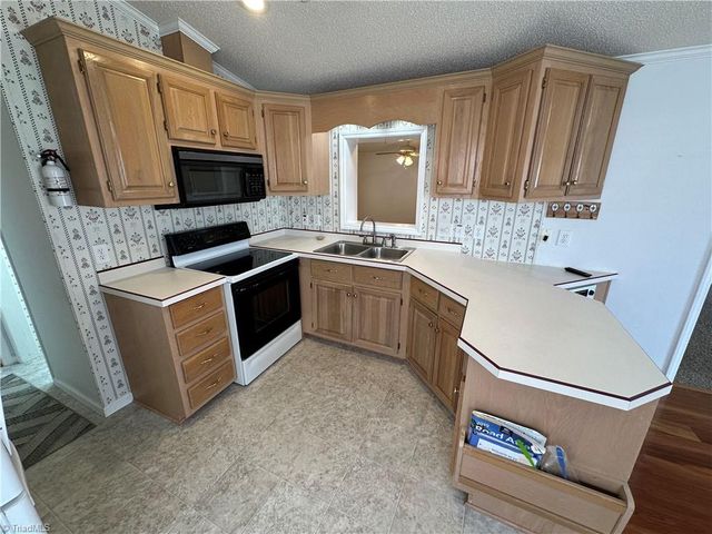 129 Club House Drive, New London, NC 28127