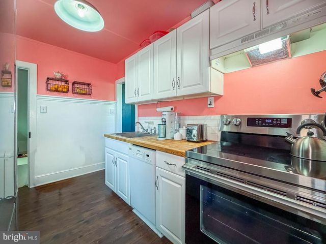 1936 FULTON, Feasterville Trevose, PA 19053