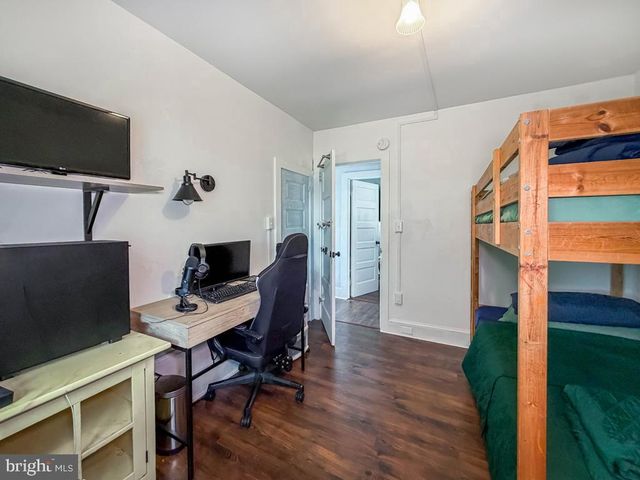 1936 FULTON, Feasterville Trevose, PA 19053