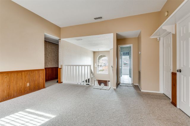 1400 Endicott Drive, Arlington, TX 76018