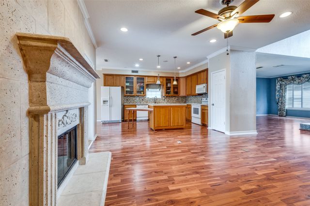 1400 Endicott Drive, Arlington, TX 76018