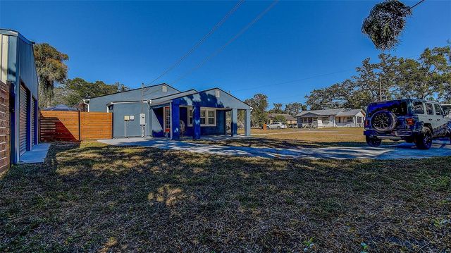 8514 N LYNN AVENUE, Tampa, FL 33604