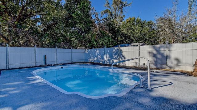 8514 N LYNN AVENUE, Tampa, FL 33604