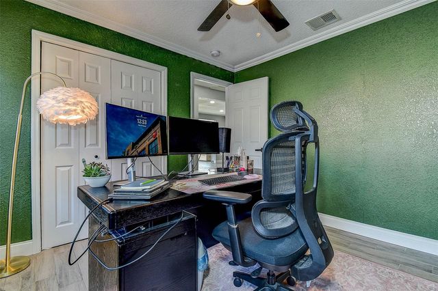 8514 N LYNN AVENUE, Tampa, FL 33604