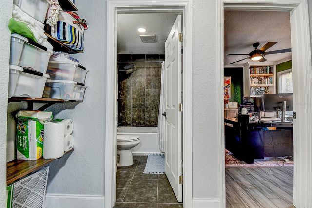 8514 N LYNN AVENUE, Tampa, FL 33604