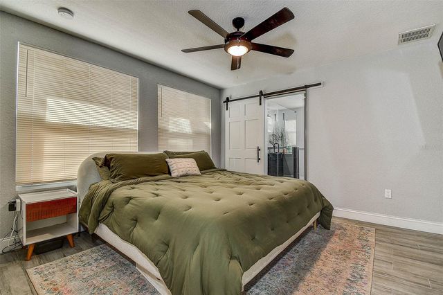 8514 N LYNN AVENUE, Tampa, FL 33604