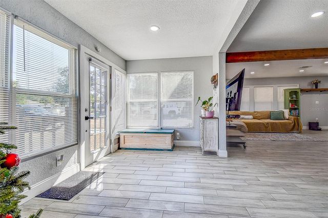 8514 N LYNN AVENUE, Tampa, FL 33604